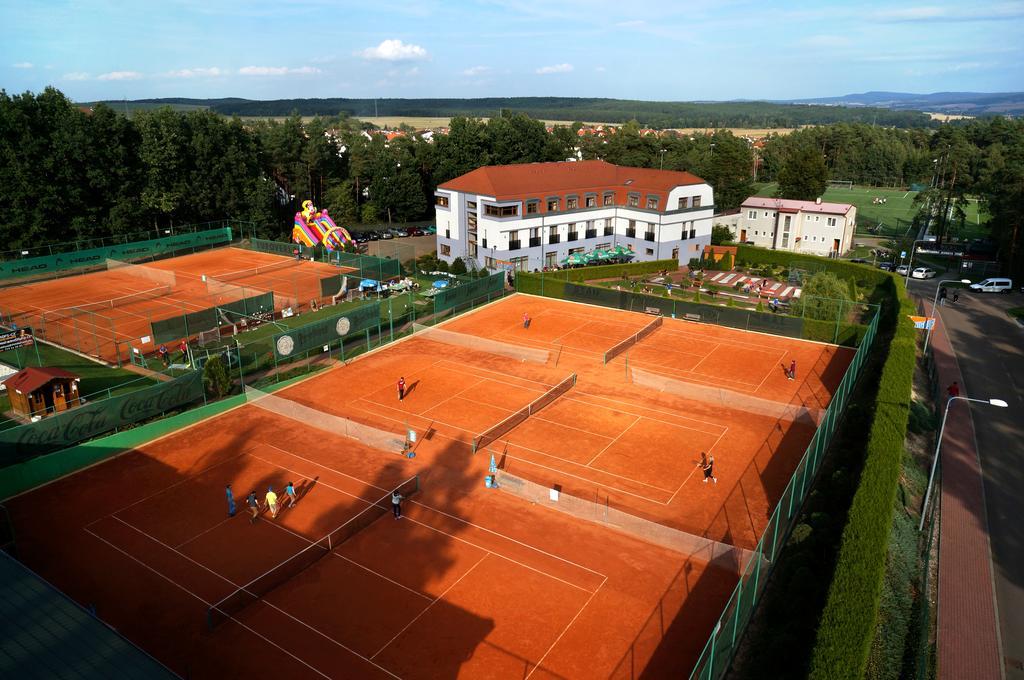 Hotel Sport Zruč المظهر الخارجي الصورة