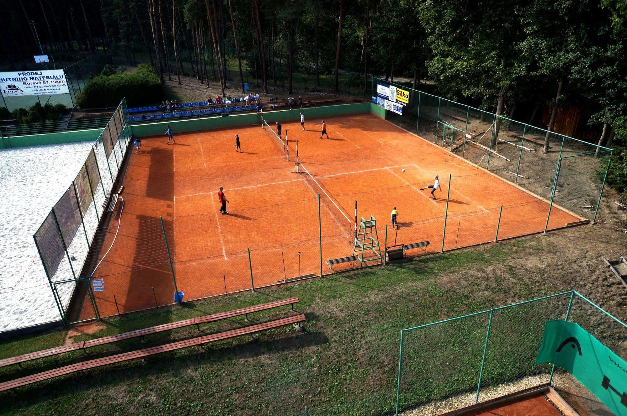 Hotel Sport Zruč المظهر الخارجي الصورة